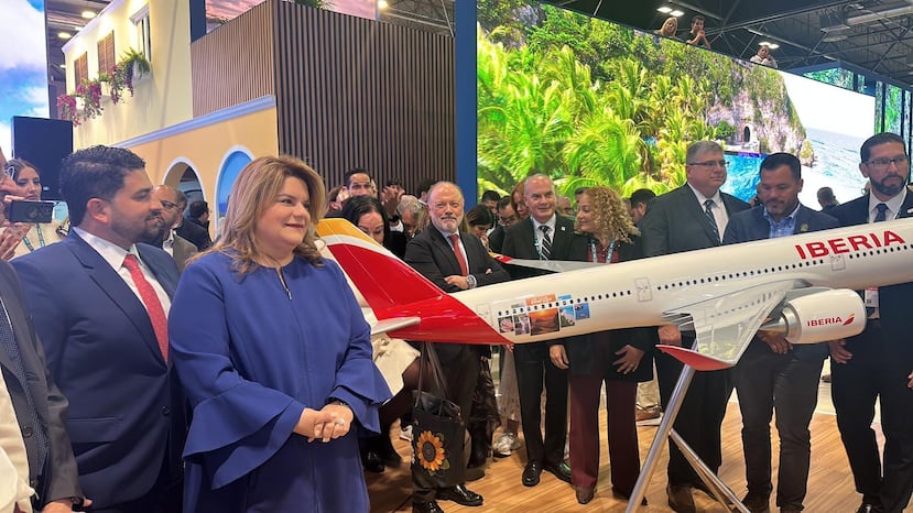 La aerolínea española Iberia repetirá hasta sus 14 vuelos semanales entre San Juan y Madrid, anunció este jueves la gobernadora Jenniffer González tras la firma de un acuerdo entre las partes.