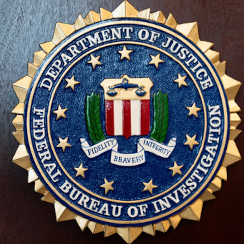 La investigación, a cargo del FBI, el Servicio de Inspección Postal de Estados Unidos y la Policía del Capitolio, se dio a conocer inicialmente mediante un mensaje del sargento de armas del Senado.