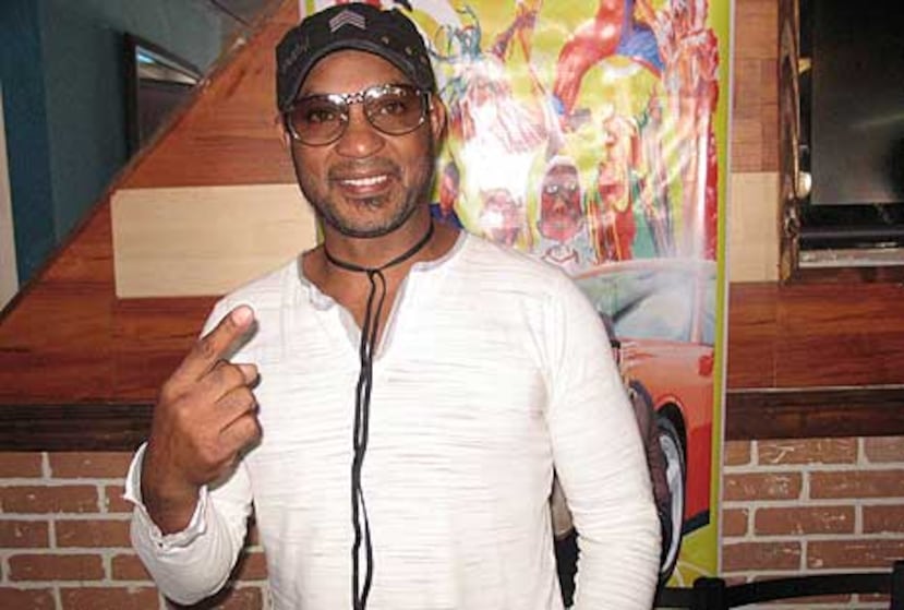 En el aspecto personal, Ray López puntualizó que su esposa Gloria se operó para no tener más hijos, pero él no lo hizo, a pesar de que cuenta con 13 hijos, algunos de diferentes relaciones sentimentales. (INS)