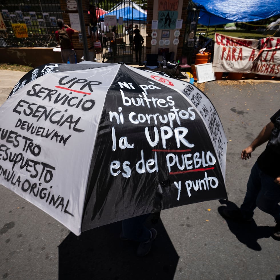 Los estudiantes reclaman la salida de Jordán Conde como presidenta de la UPR, así como que se tomen medidas para que la institución cuente con los recursos económicos que necesita.