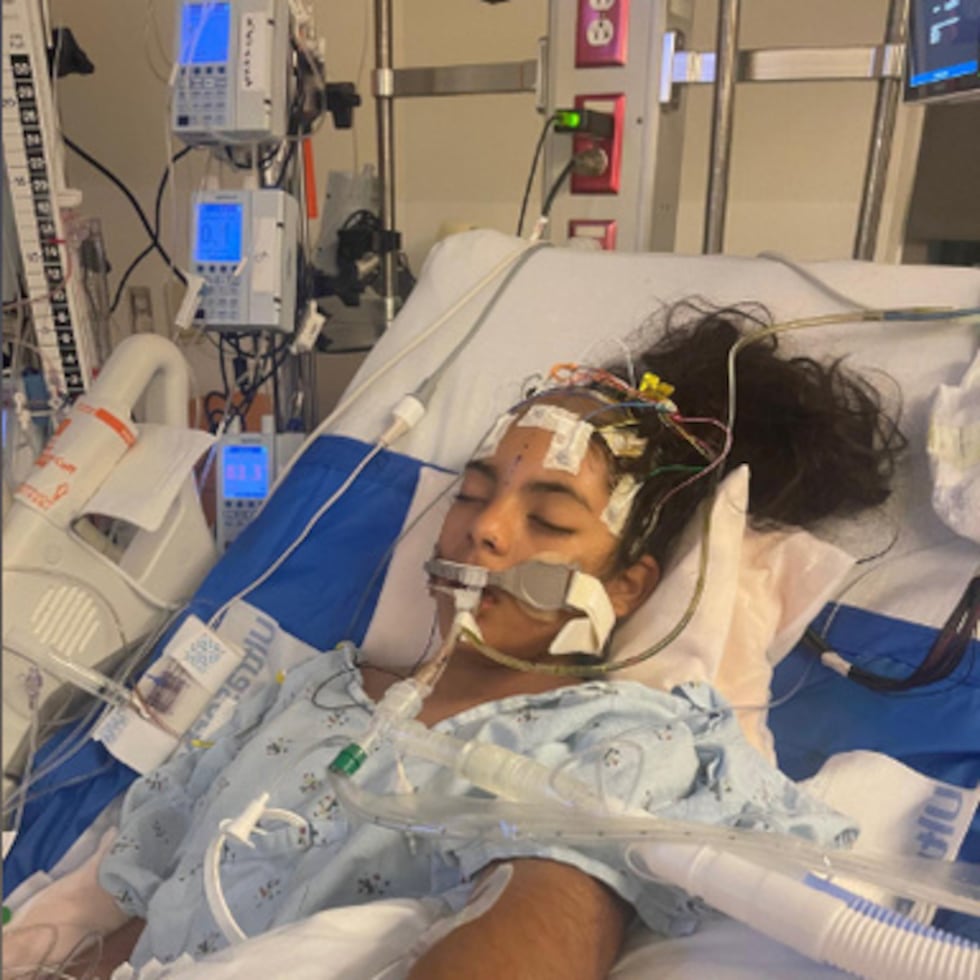 Esta foto sin fecha proporcionada por los abogados de la familia en abril de 2026 muestra a Khimberly Zavaleta Chuquipa, de 12 años, que murió el 25 de febrero de 2026 a causa de las heridas que sufrió el 17 de febrero en un supuesto incidente de acoso escolar en Reseda Charter High School en Los Ángeles. (Panish | Shea | Ravipudi LLP vía AP)