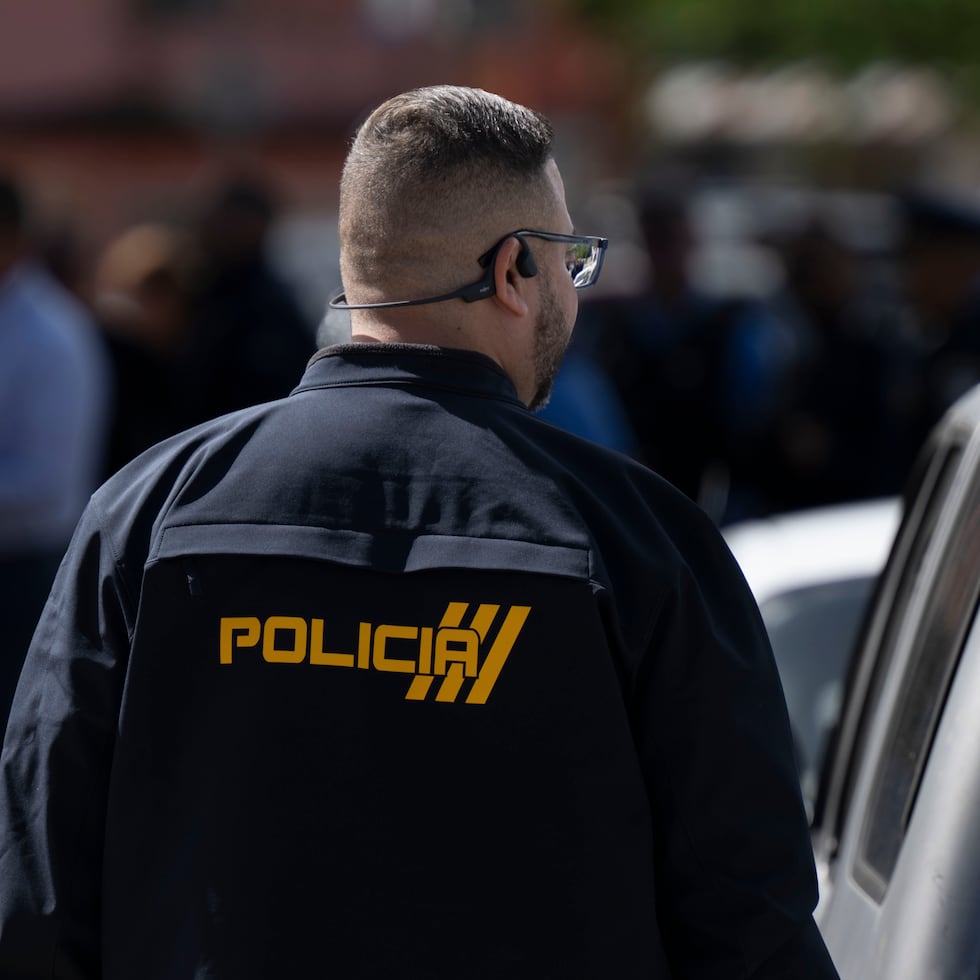 Al momento, el guardia no ha sido dentificado oficilamente por sus familiares, por lo que las autoridades no ofrecieron su identidad