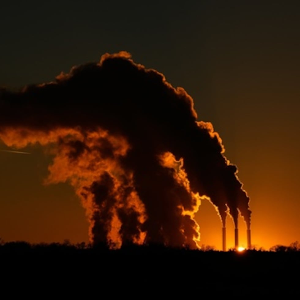 La conclusión es sencilla: El dióxido de carbono y otros gases de efecto invernadero -provocados por la quema de combustibles fósiles como el carbón, el petróleo y el gas- ponen en peligro la salud y el bienestar públicos.