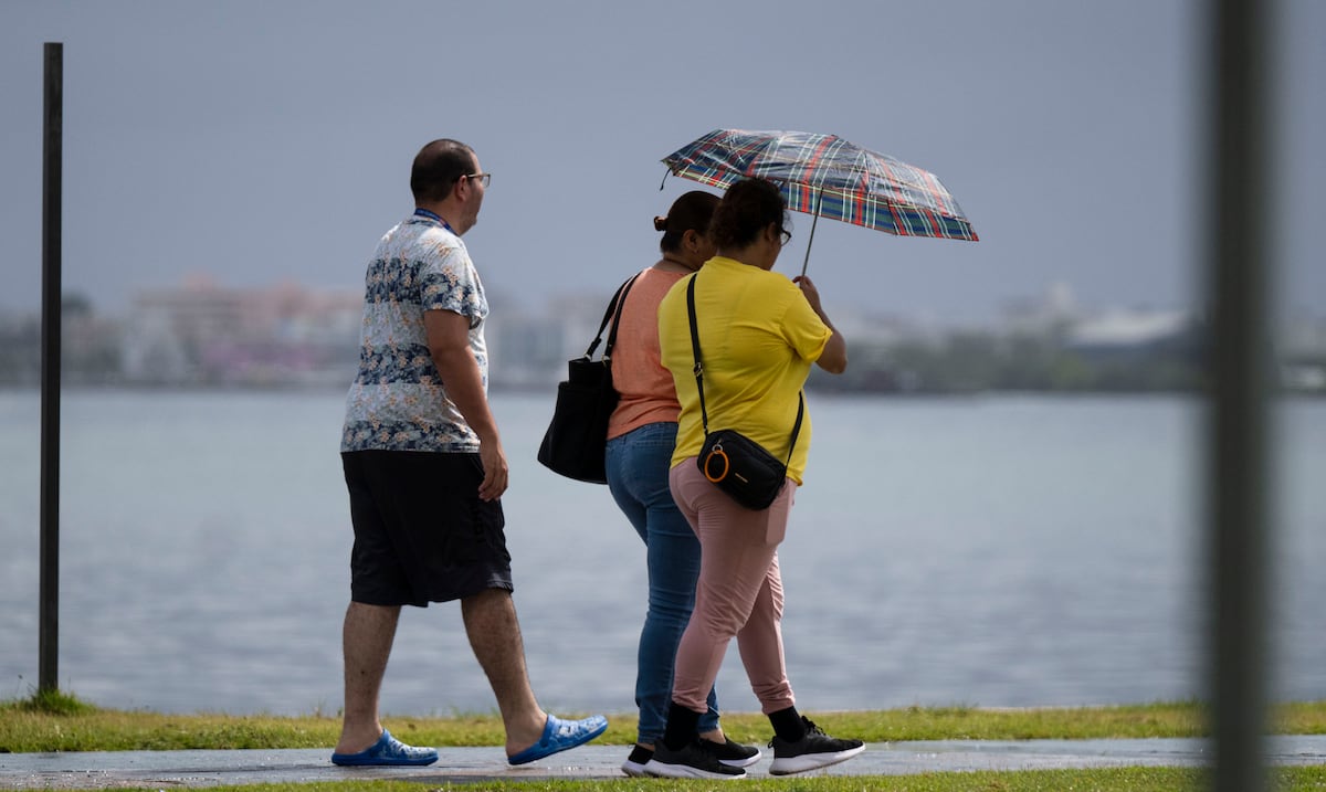 Menos lluvia y más calor en Puerto Rico tras alejarse onda tropical