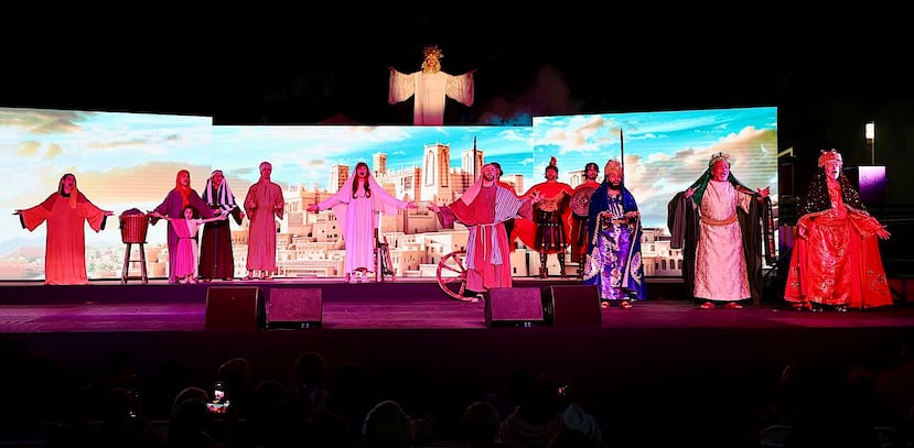 Como parte de su evolución artística, El Nacimiento Viviente ha contado con la participación de reconocidas figuras del teatro y la televisión puertorriqueña.