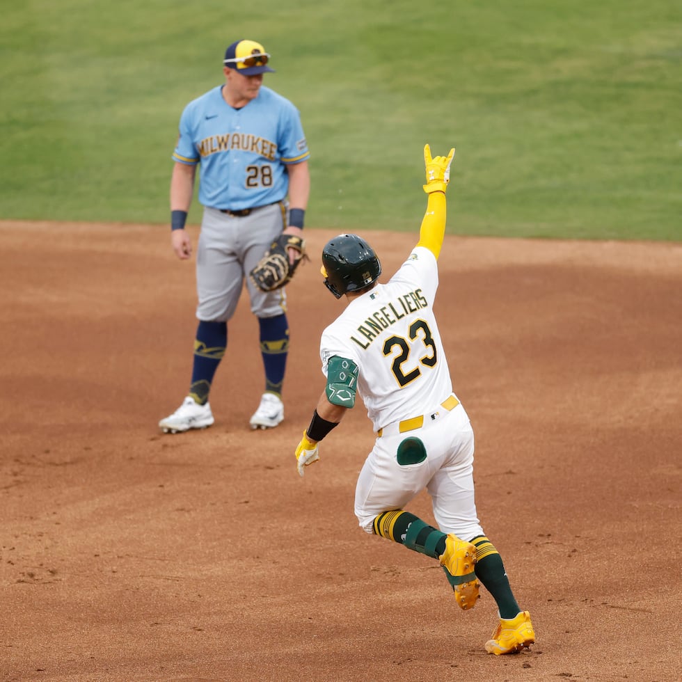 Shea Langeliers celebra su cuadrangular de 483 pies por los Athletics, el cuarto más largo que se conecta en esta temporada 2026 en las Grandes Ligas.
