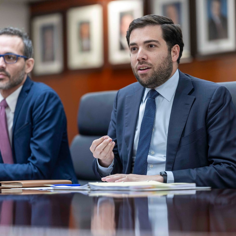 From left to right, Norberto Almodóvar Vélez, assistant secretary of the Permits Management Office, and Sebastián Negrón Reichard, secretary of the Department of Economic Development and Commerce.