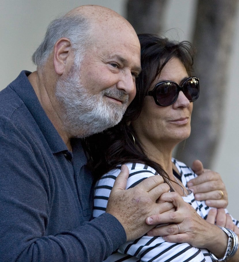 Imagen de archivo del director y productor Rob Reiner y su esposa, Michelle. EFE/JASON REDMOND
