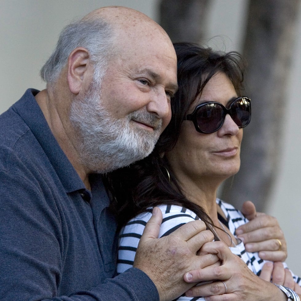 Imagen de archivo del director y productor Rob Reiner y su esposa, Michelle.