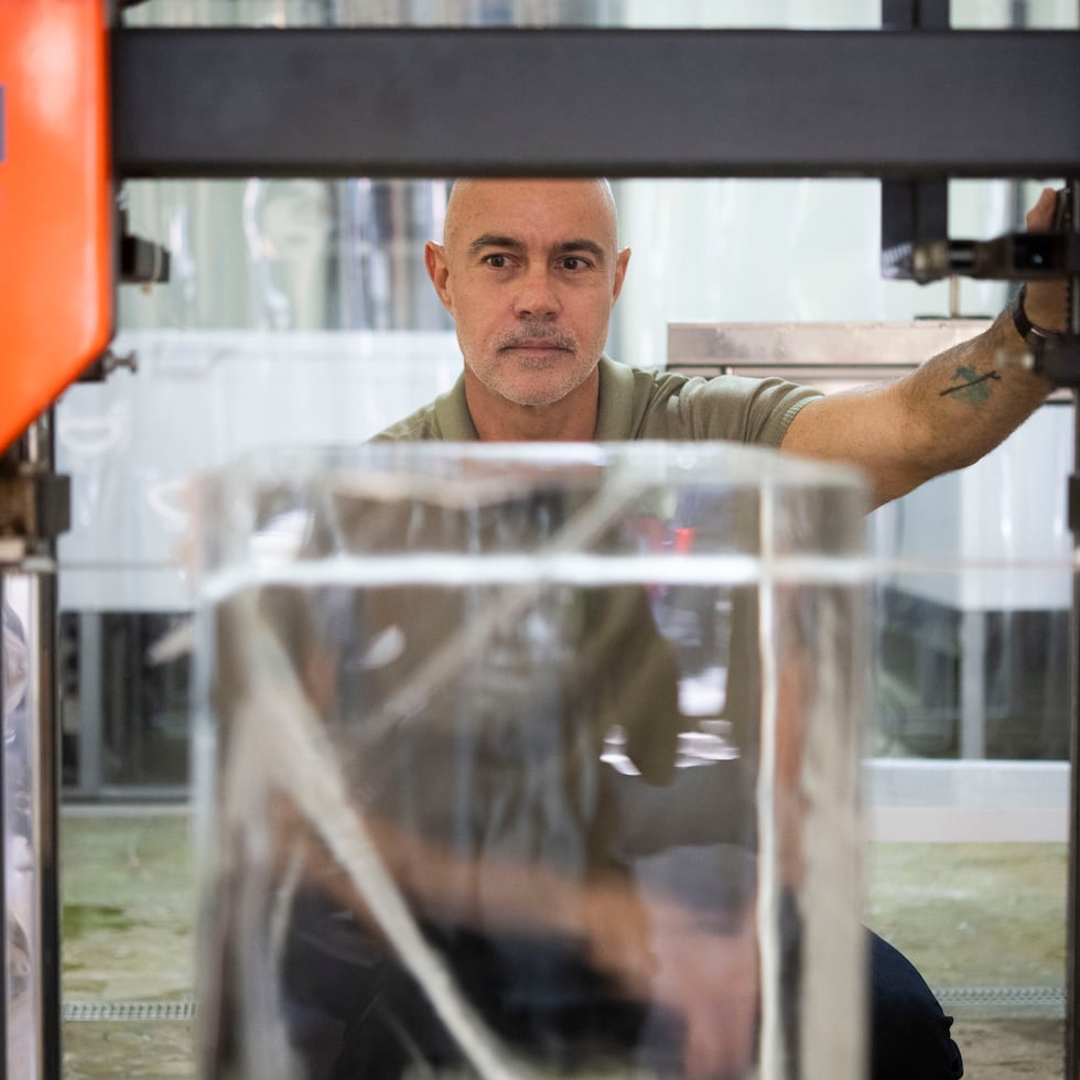 Con una inversión de $300 mil, el empresario adquirió maquinaria, equipos y brindó adiestramientos al personal que contrató para la innovadora operación.