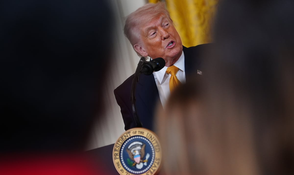 Donald Trump invoca rol del Ejército en la Segunda Guerra Mundial para ganar poder