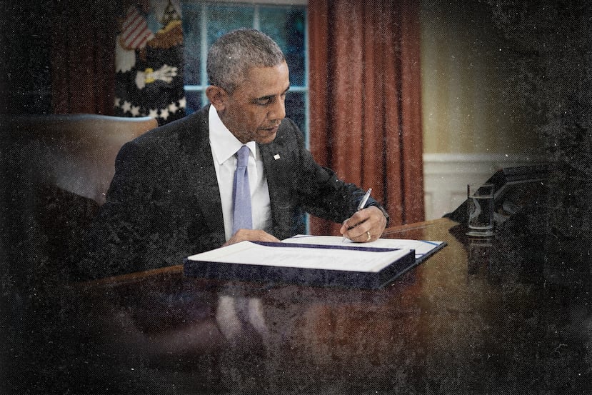 El presidente de Estados Unidos Barack Obama durante la firma de la ley Promesa el 30 de junio de 2016.