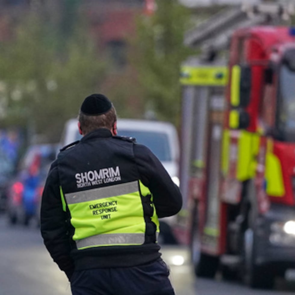 Cuatro ambulancias de Hatzola Northwest, una organización de voluntarios que brinda respuesta médica de emergencia, resultaron dañadas.