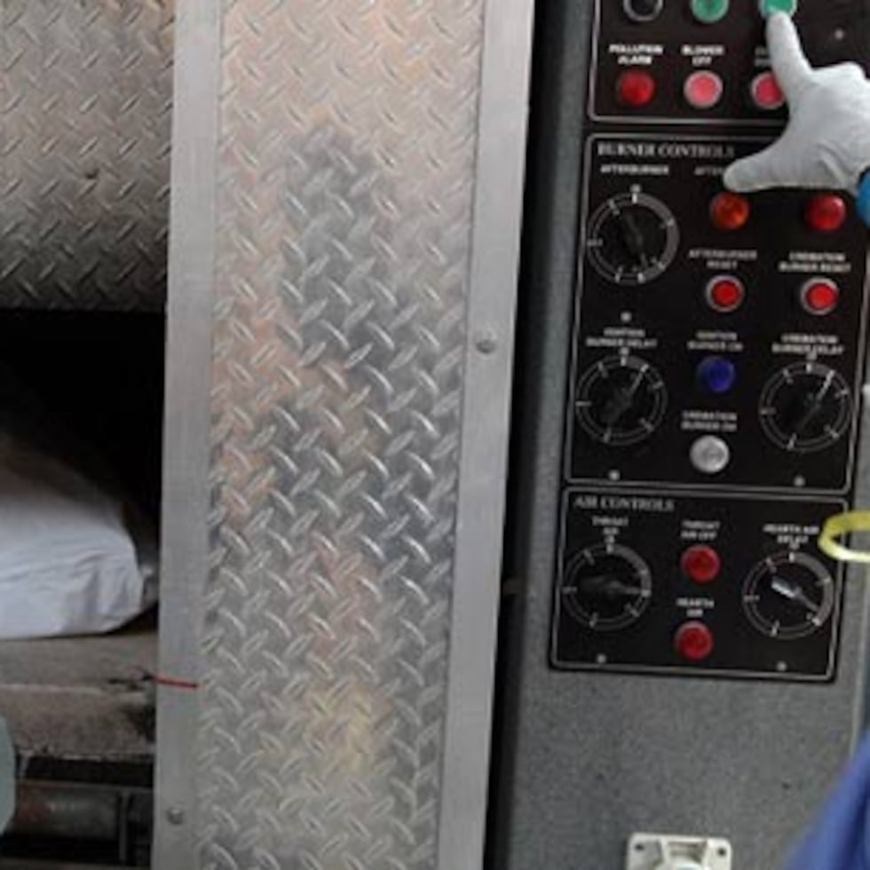 Los familiares denunciaron que la funeraria intentó convencerlos de que el cuerpo dentro de la caja era su pariente.
