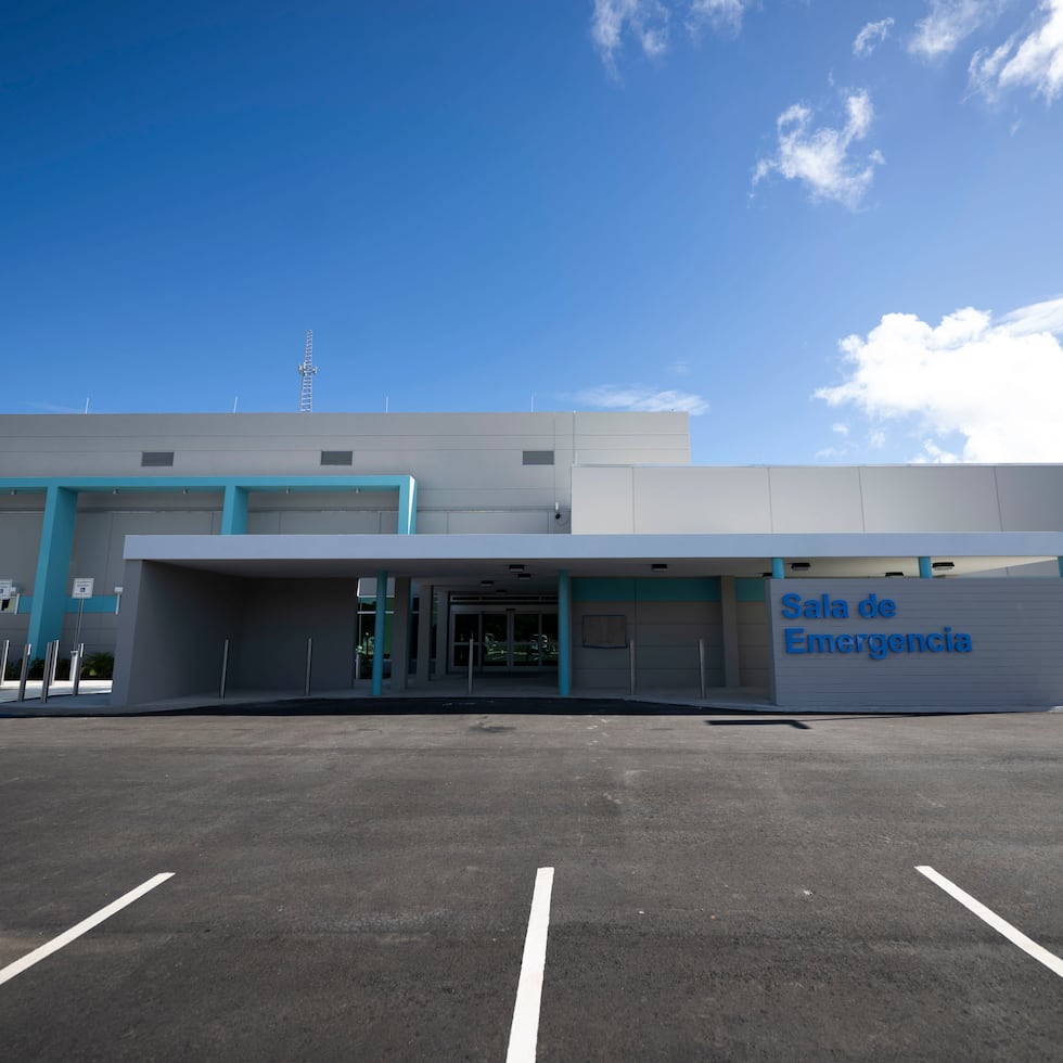 El hospital comenzó a construirse en octubre de 2023, con la expectativa de abrir en 2025, pero se ha retrasado.