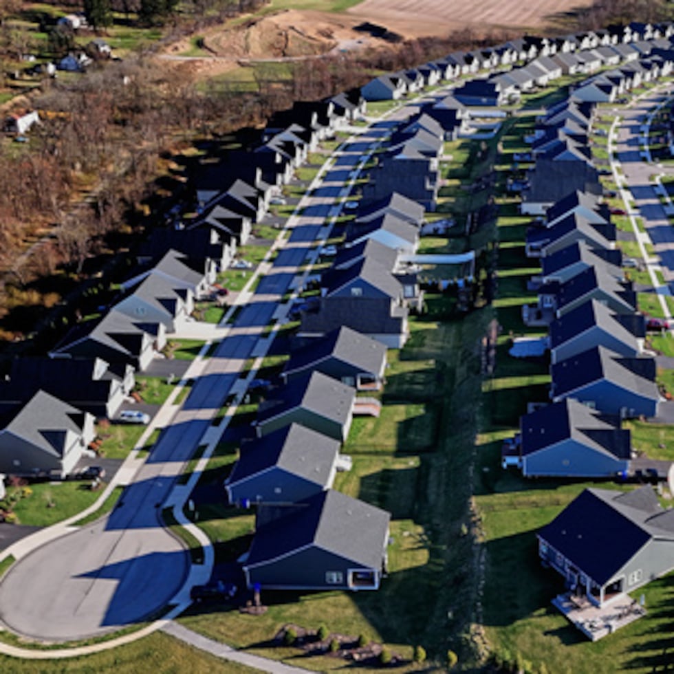 Las órdenes ejecutivas muestran cómo la administración Trump está tratando de poner más énfasis político en la importancia de la propiedad de la vivienda.