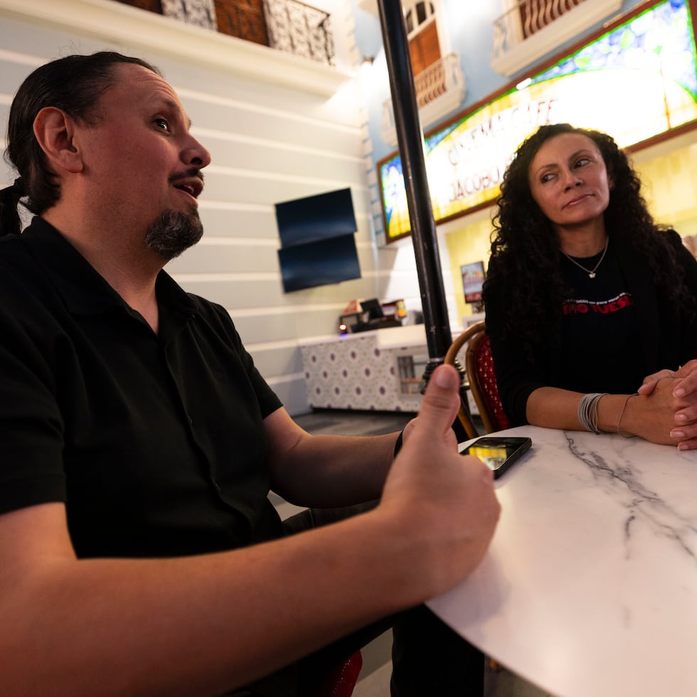 Mario Alegre Femenías y Yahaira Corales de Caribbean Cinemas sobre los esfuerzos de Retro Tuesday.