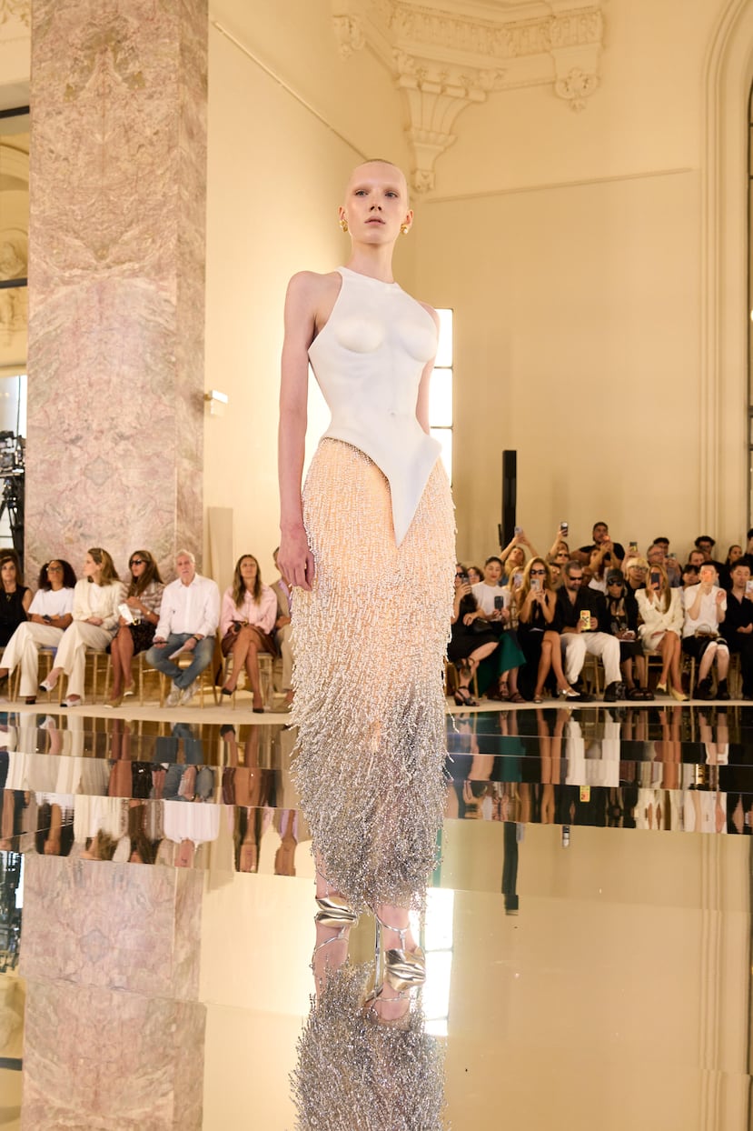 El vestido durante la pasarela inaugural de la Semana de la Alta Costura de París.
