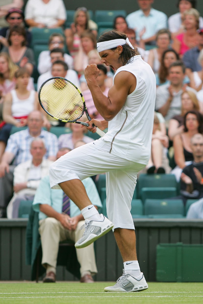 El español Rafael Nadal celebra durante su partido contra el estadounidense Vincent Spadea, en un encuentro de primera ronda disputado en Wimbledon el 21 de junio de 2005.