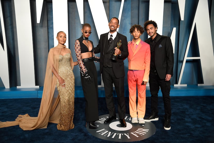 Jada Pinkett Smith, Willow Smith, Will Smith, Jaden Smith and Trey Smith a su llegada a la fiesta de Vanity Fair luego de los Oscar.