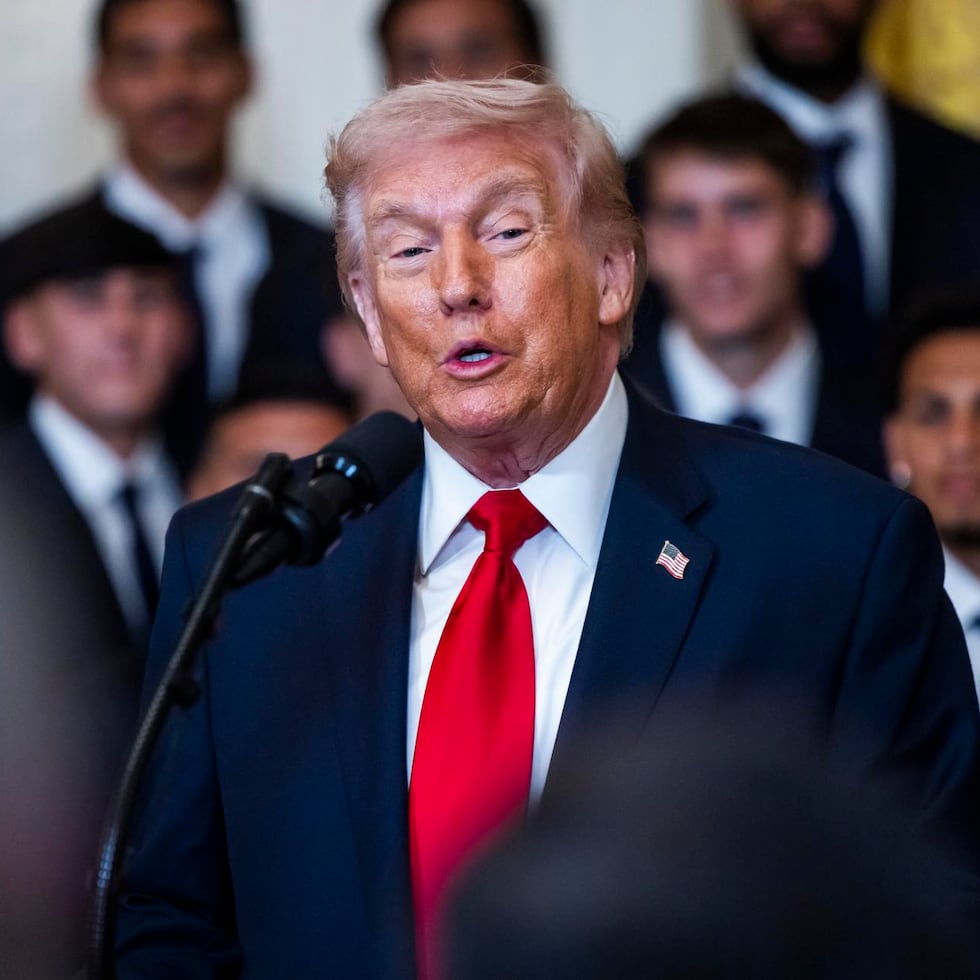 Trump despegó este lunes a bordo del avión presidencial Air Force One desde la Base Conjunta Andrews, en Maryland, a las afueras de Washington.