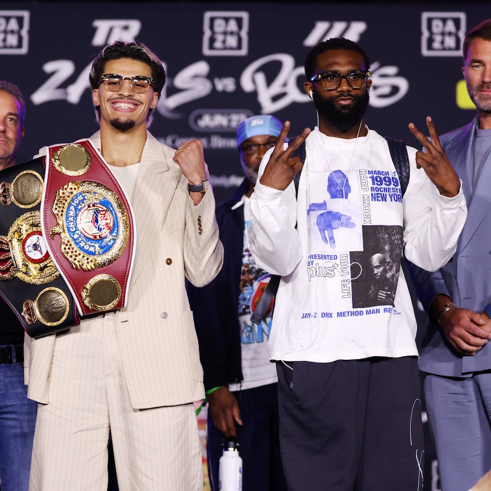 Xander Zayas y Jaron Ennis participaron de la conferencia final.