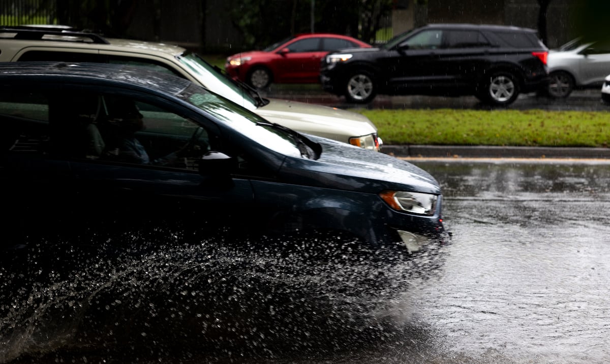 No da tregua la lluvia: vaguada mantiene a Puerto Rico bajo riesgo elevado de inundaciones
