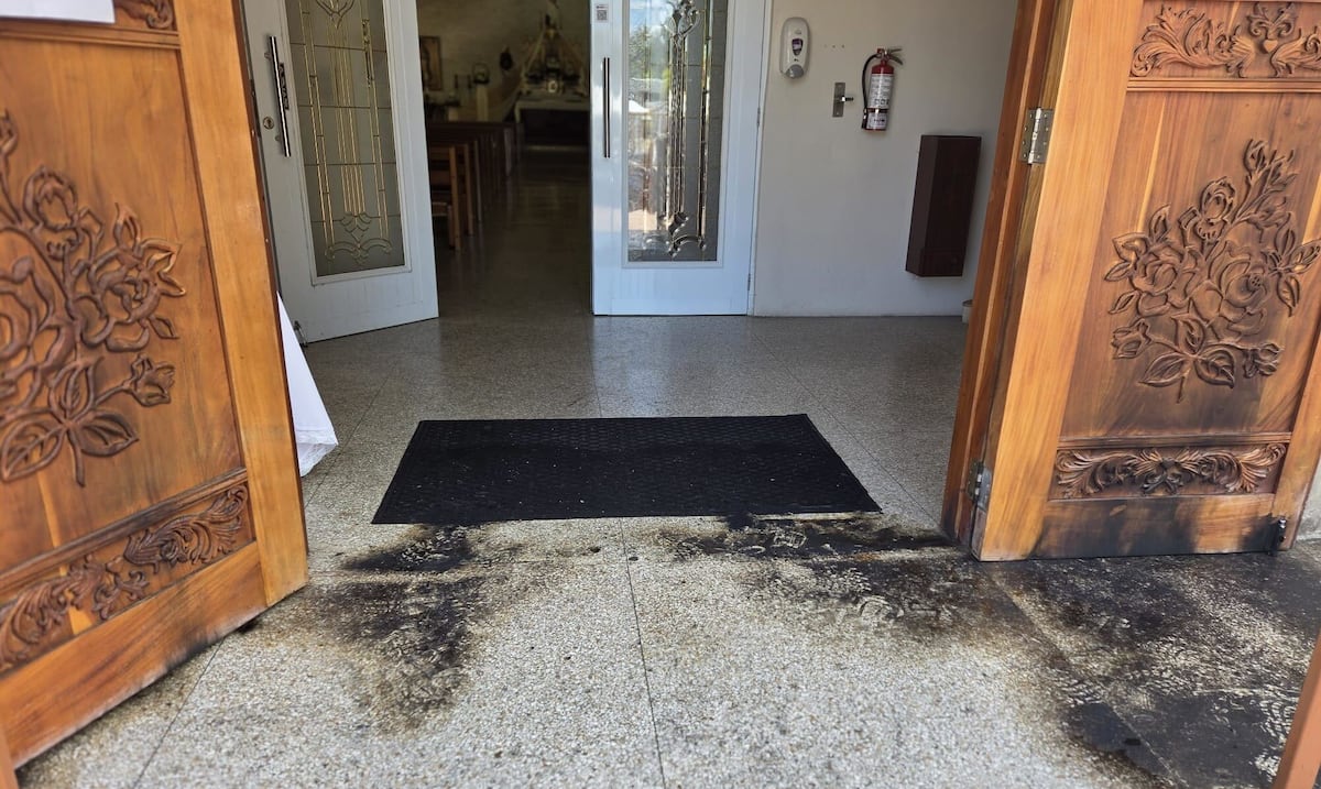 Preocupación en Adjuntas tras incendio en dos iglesias: “Me ha dejado con mucho dolor”