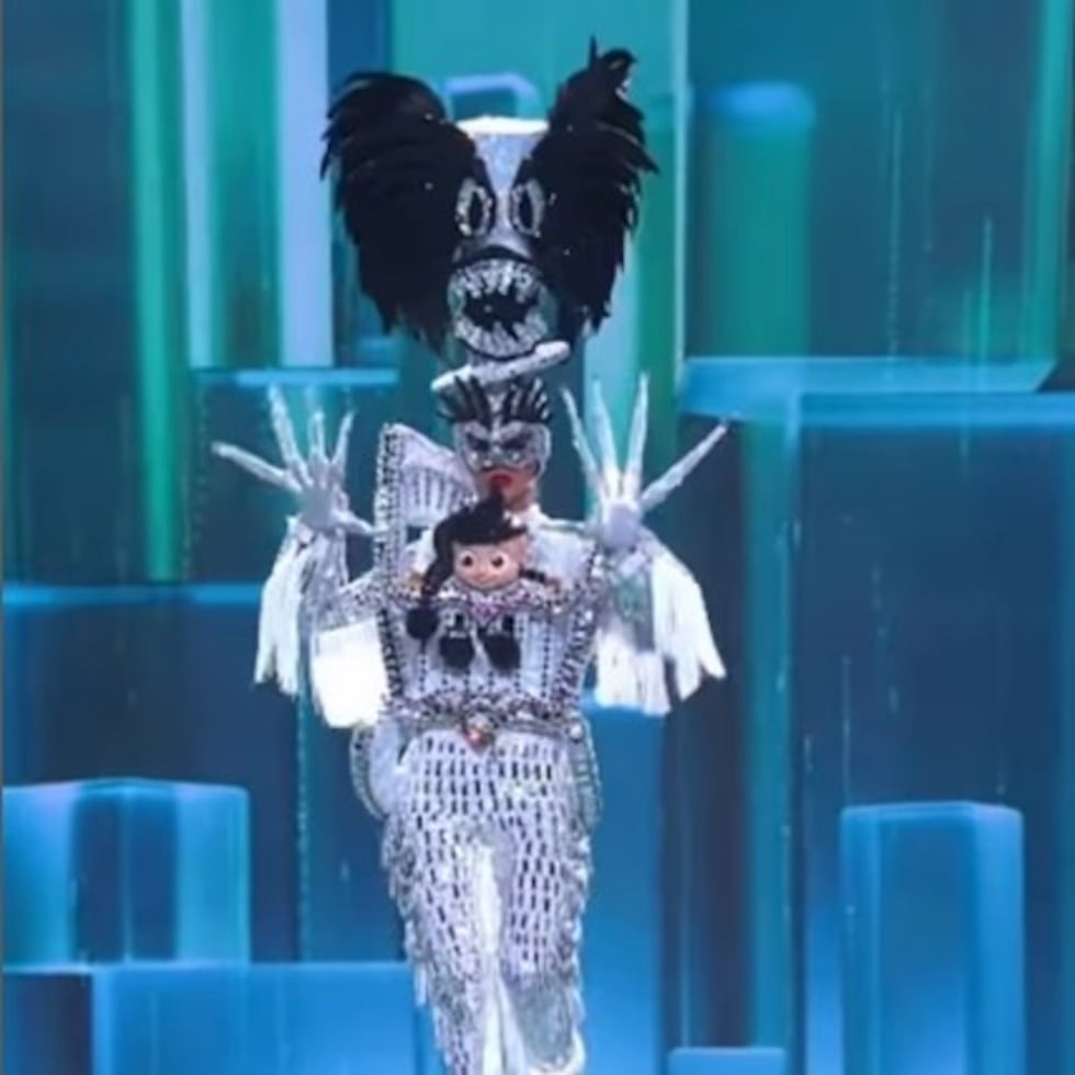 Sarahí Figueroa Colón, Miss Grand Puerto Rico 2025, desfila en traje típico con el que se recreó a “El Cuco”.