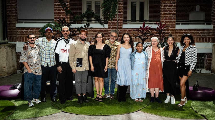 El elenco y parte del equipo de producción de la película puertorriqueña "Esta isla" se unió en una conferencia de prensa en el Museo de Arte Contemporáneo.