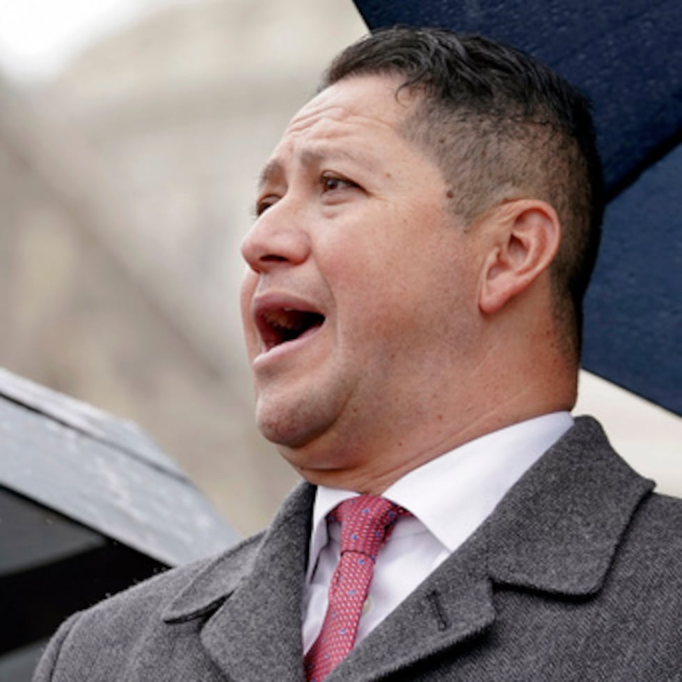 El representante Tony Gonzales, republicano de Texas, habla durante una conferencia de prensa el 7 de diciembre de 2022, en el Capitolio en Washington. (AP Photo/Mariam Zuhaib, Archivo)