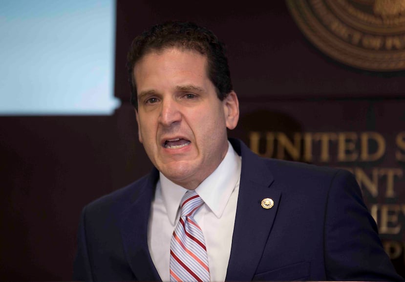 El jefe del FBI en Puerto Rico, Carlos Cases, instó a García Padilla y a los líderes políticos del país a limpiar “la casa”.