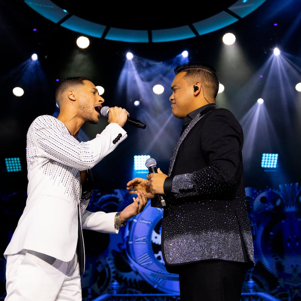 Cristian y Kevin emocionaron a todos con el tema "Abrázame muy fuerte".