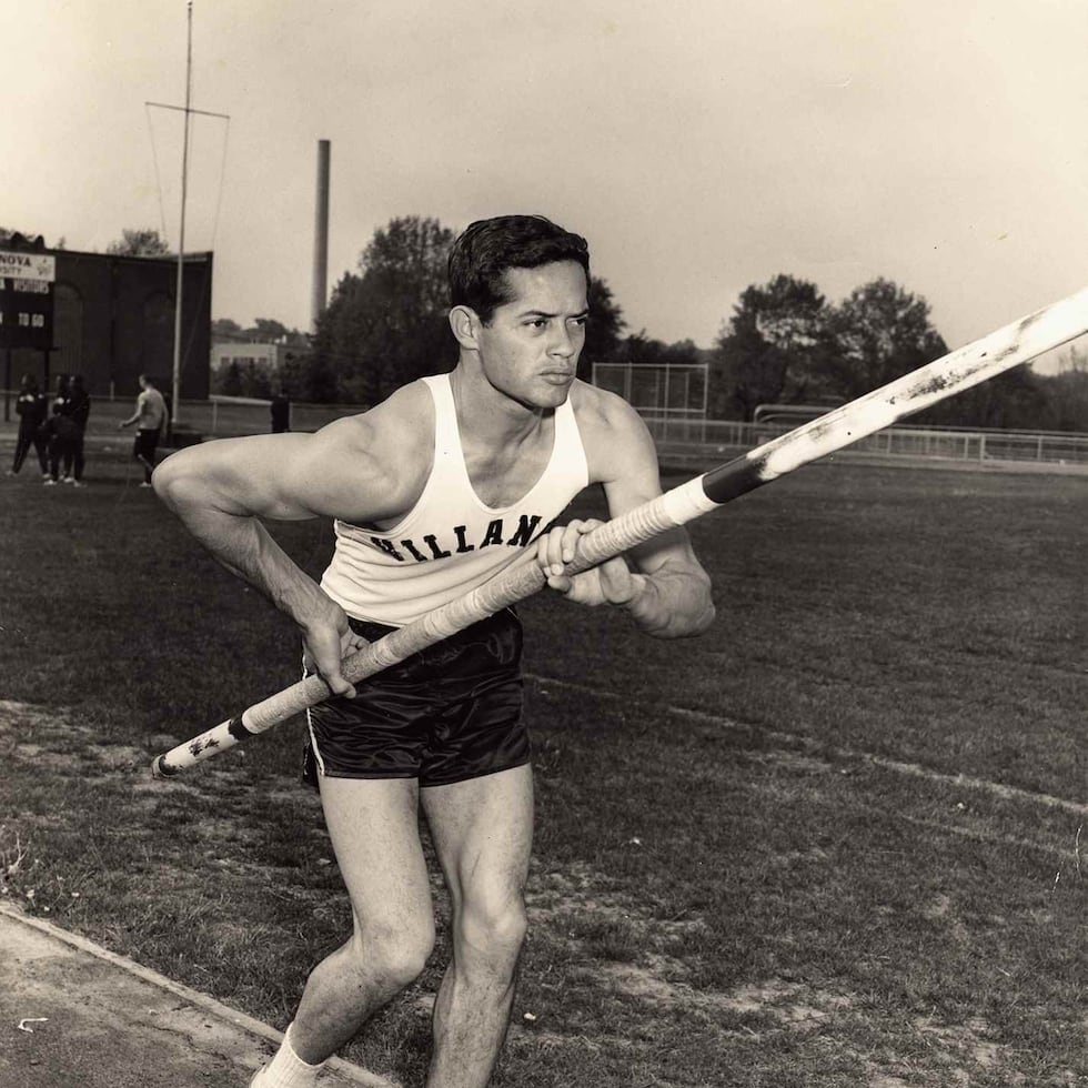 Rolando Cruz se destacó como pertiguista de la Universidad de Villanova. (Archivo)