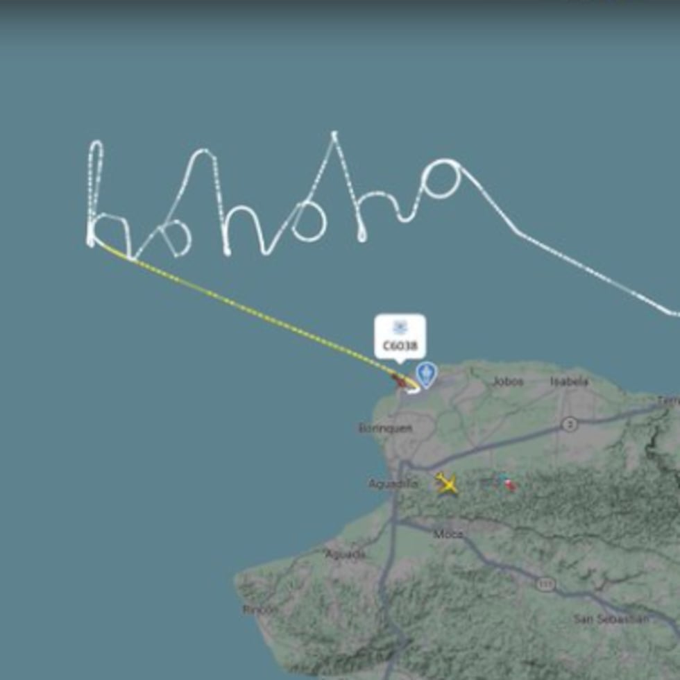 Mapa de tráfico compartido por @Flightradar24 en X, donde se observa el curioso momento en la costa de la isla.