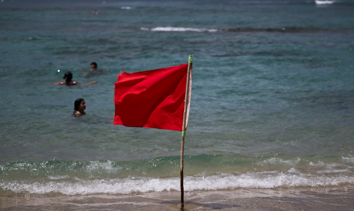 Holy Week, rough seas: 15-foot breaking waves threaten Puerto Rico’s northern coast
