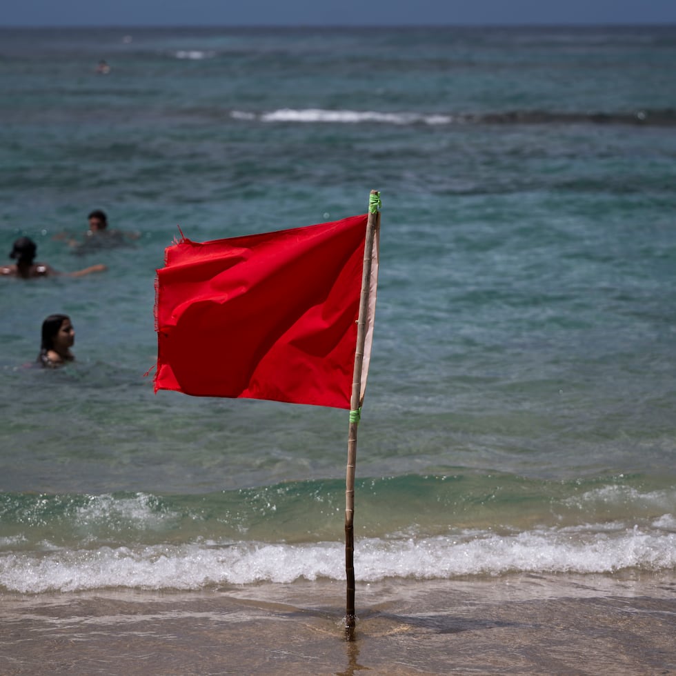 Se mantiene vigente una advertencia para operadores de embarcaciones pequeñas en aguas del Atlántico y el canal de la Mona.