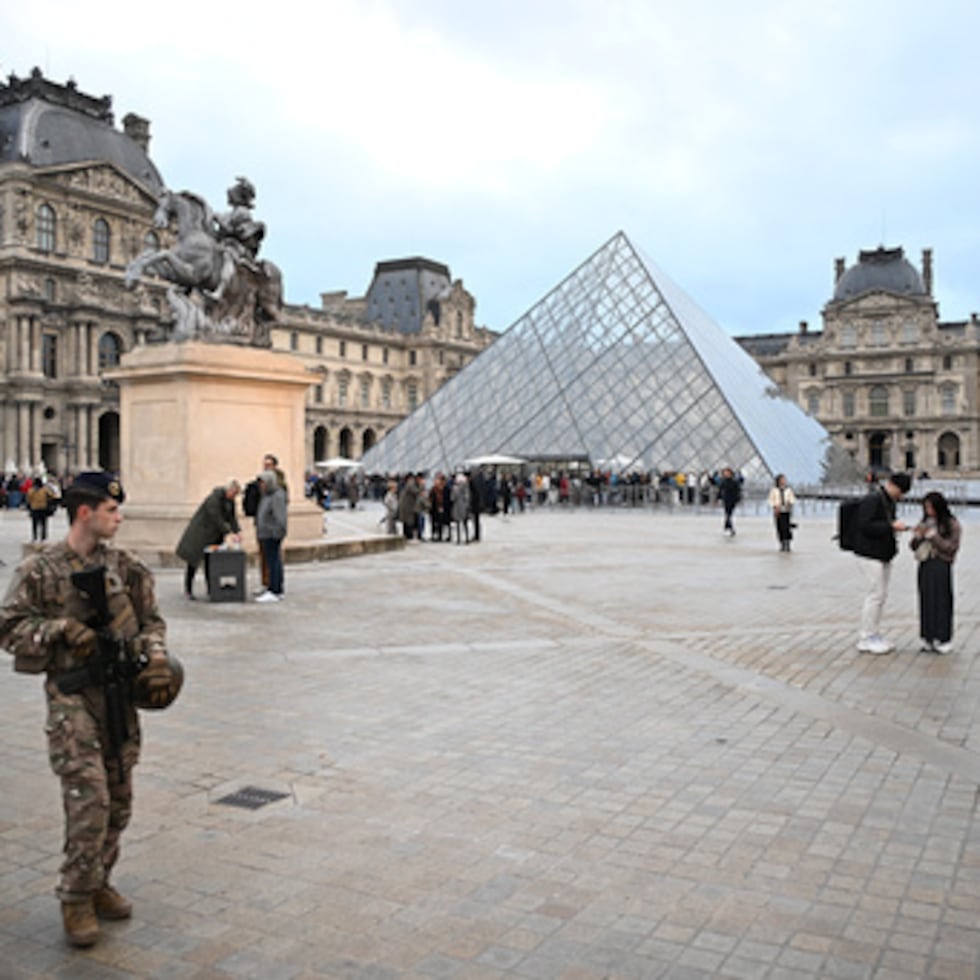 Desde el robo de joyas del 19 de octubre de 2025 el Museo del Louvre ha enfrentado una sucesión de problemas que han puesto en evidencia sus fragilidades estructurales y de gestión.