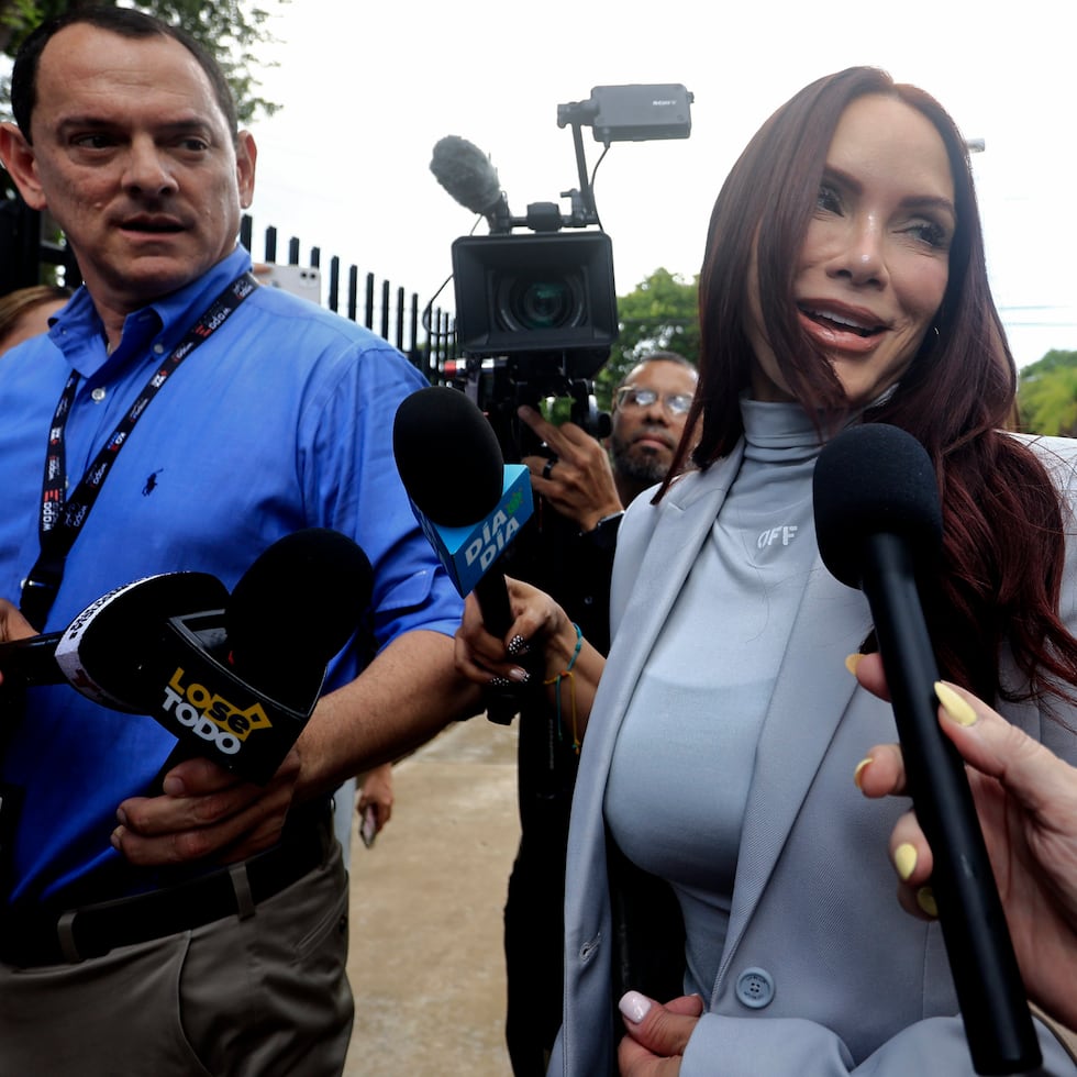 La demanda alega que el dinero retirado de su cuenta era parte de un acuerdo para repartir $100 millones en partes iguales entre Mireddys González y Daddy Yankee.