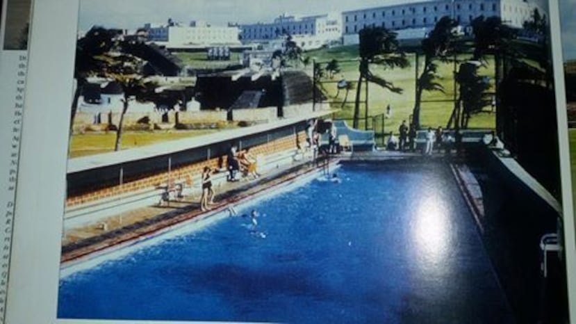 Fort Brooke, localizado en las instalaciones y los terrenos del castillo San Felipe del Morro contó con una, entonces, moderna piscina de concreto.