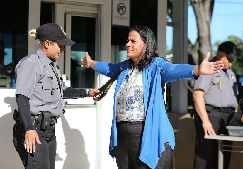 Marielis Falcón a su llegada al Tribunal Federal.