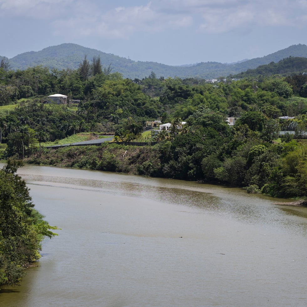 Puerto Rico faced a summer marked by multiple problems with drinking water service in the metropolitan area, which were exacerbated by declining water levels at the Carraízo Reservoir due to a lack of rainfall.