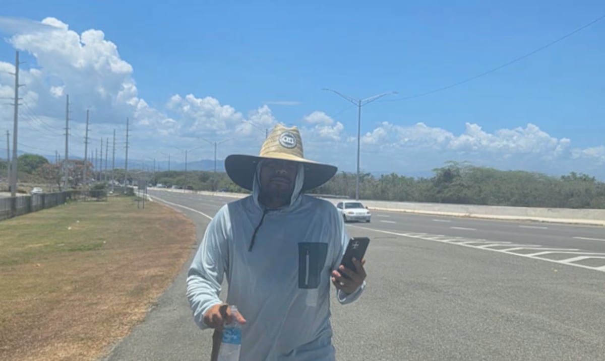 "Pellito" llega a San Juan tras caminata de medio mes para defender a vendedores ambulantes