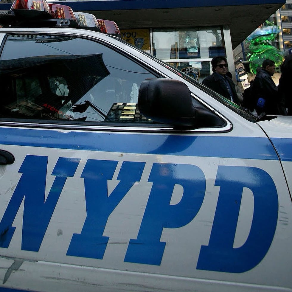 Los eventos comenzaron alrededor de las 10:15 p.m. cuando un hombre informó que el exnovio de su novia estaba intentando entrar a la fuerza en su casa y podría tener un arma, y que él mismo tenía un arma