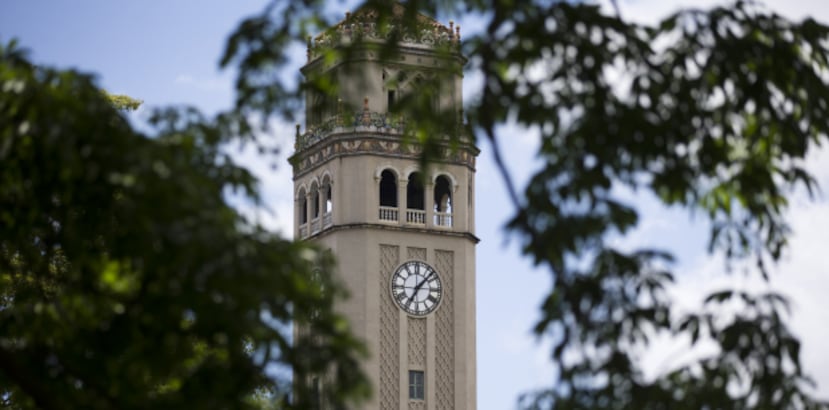 Las ayudas económicas que provee para los estudios universitarios bajo Título IV son las Beca Pell, ayudas suplementarias SEOG, Programa de Estudio y Trabajo y los préstamos estudiantiles federales. (Archivo)