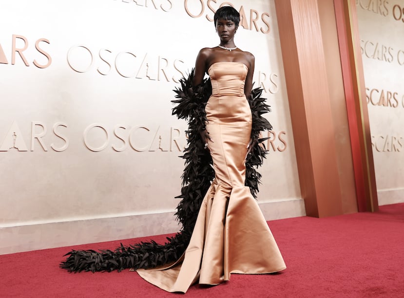 La modelo Anok Yai en la entrega de los premios Óscar, el 2 de marzo de 2025