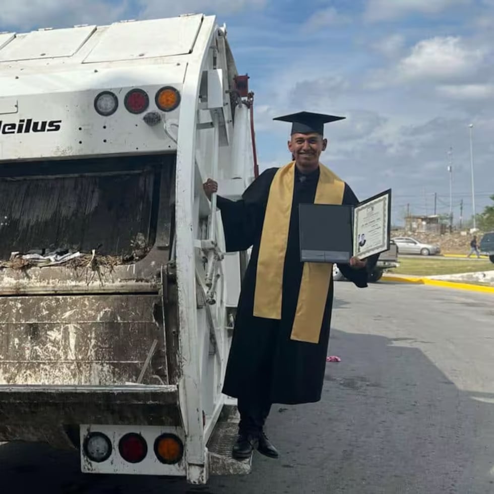 Por 5 años, José Israel Hernández Chávez, trabajó como recolector de basura en la ciudad de Matamoros, en México, para costear sus estudios de Derecho.