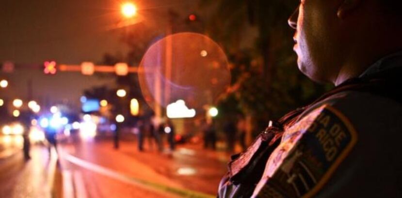 El agente Alexander Morales, adscrito a Patrullas de Carreteras Bayamón, y la fiscal Mónica Pérez Díaz se hicieron cargo de la investigación. (Archivo)