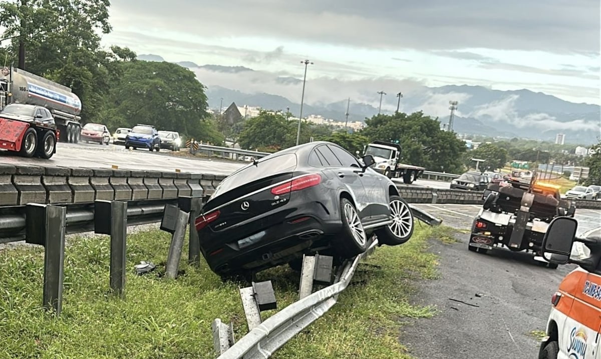 Accidente afecta tránsito en la PR-52 en dirección de Caguas a Cayey