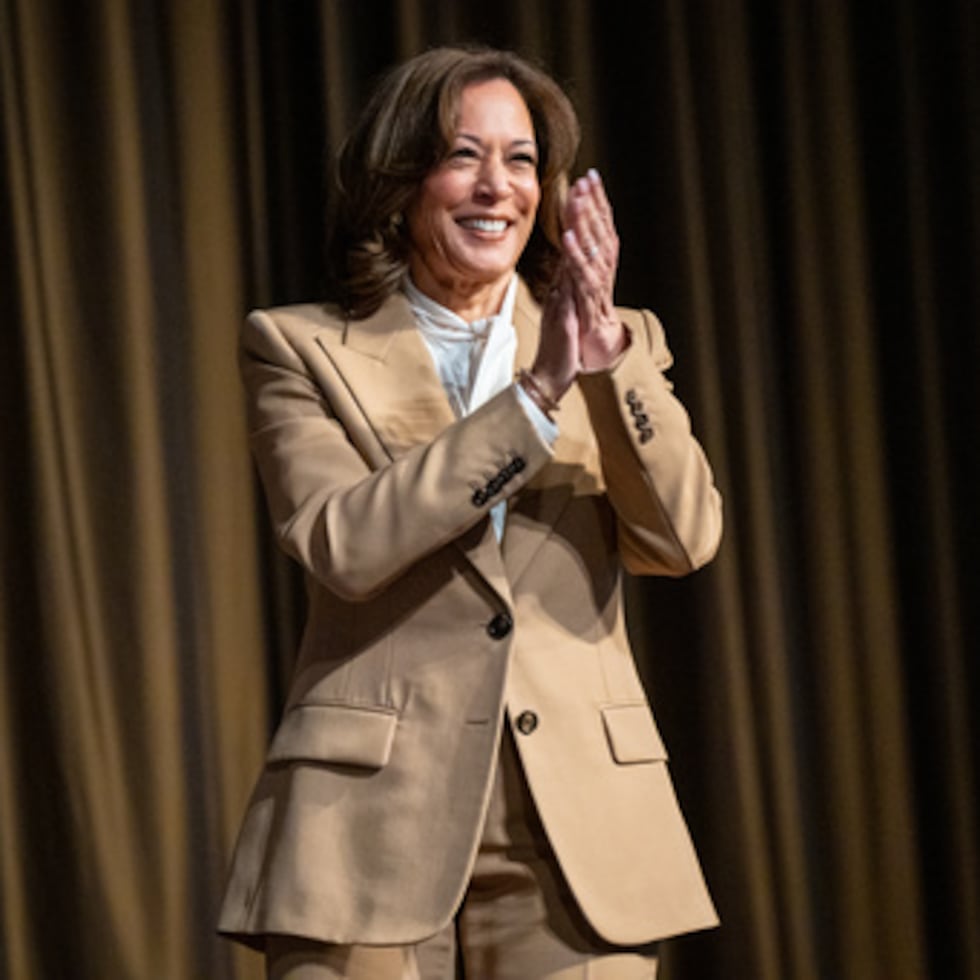 Kamala Harris, ex vicepresidenta y candidata presidencial en 2024, llega durante la Convención de la Red de Acción Nacional (NAN) en Nueva York, el viernes 10 de abril de 2026. (AP Photo/Angelina Katsanis)